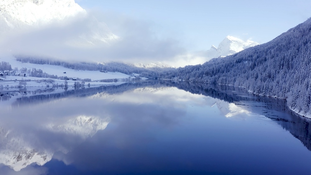 4K风景片_冬季雪花山间 晚霞湖面4k素材 5