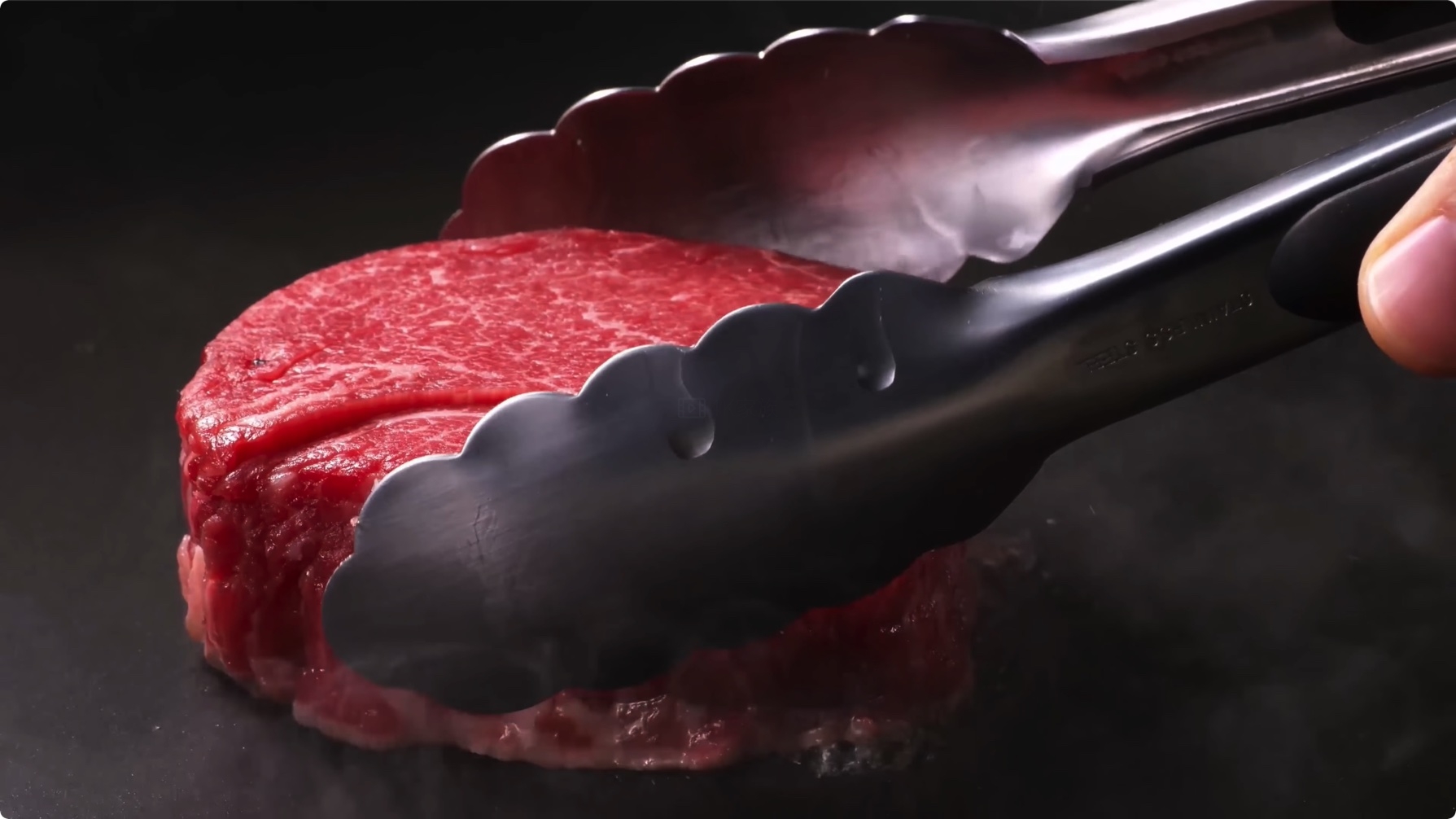 龙虾煎牛扒甜品美食短4k视频素材 3